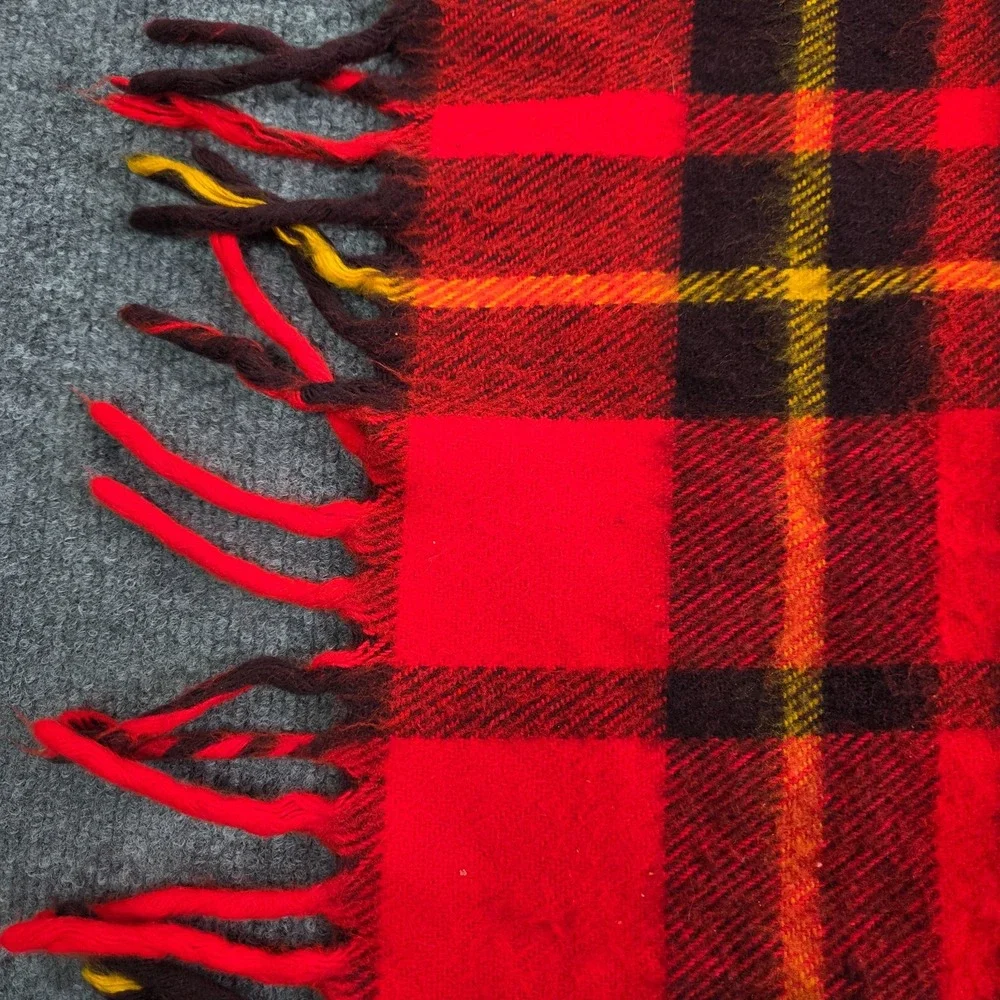 VTG FARIBO 100% WOOL THROW BLANKET 50 x 38 Faribault Woolen Mills‎ USA Red Plaid